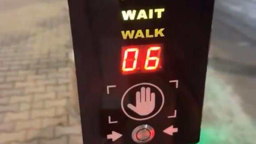 Smart Signals to cross the Street