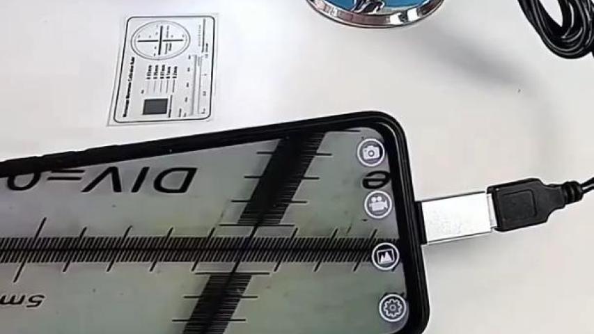 Digital Microscope Connected to Mobile