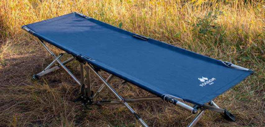 سرير التخييم القابل للطي المحمول